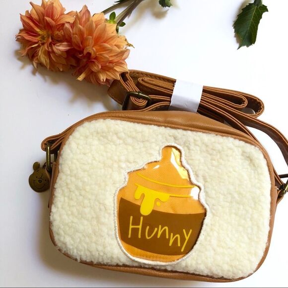 Loungefly Disney Winnie The Pooh Crossbody 🍯 - Picture 1 of 4